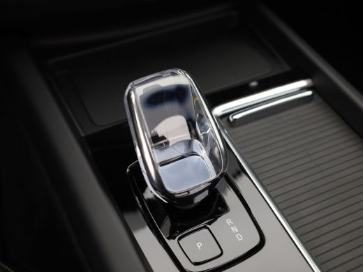 Volvo  XC60 2.0 T6 Plug-in hybrid AWD Plus Dark | Trekhaak | Panodak | Dode Hoek | 360 Camera | Harman Kardon... ActivLease financial lease