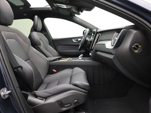 Volvo  XC60 2.0 T6 Plug-in hybrid AWD Plus Dark | Trekhaak | Panodak | Dode Hoek | 360 Camera | Harman Kardon... ActivLease financial lease
