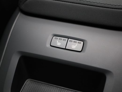Volvo  XC60 2.0 T6 Plug-in hybrid AWD Plus Dark | Trekhaak | Panodak | Dode Hoek | 360 Camera | Harman Kardon... ActivLease financial lease