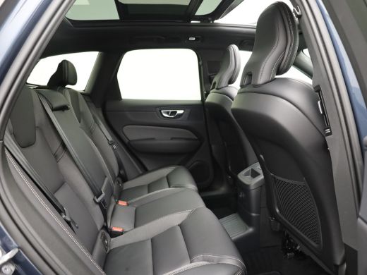 Volvo  XC60 2.0 T6 Plug-in hybrid AWD Plus Dark | Trekhaak | Panodak | Dode Hoek | 360 Camera | Harman Kardon... ActivLease financial lease