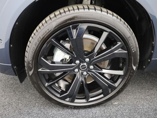 Volvo  XC60 2.0 T6 Plug-in hybrid AWD Plus Dark | Trekhaak | Panodak | Dode Hoek | 360 Camera | Harman Kardon... ActivLease financial lease