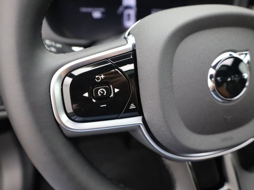 Volvo  XC60 2.0 T6 Plug-in hybrid AWD Plus Dark | Trekhaak | Panodak | Dode Hoek | 360 Camera | Harman Kardon... ActivLease financial lease