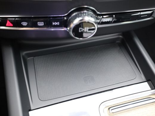 Volvo  XC60 2.0 T8 Plug-in hybrid AWD Plus Dark | Trekhaak | Panodak | Dode Hoek | 360 Camera | Harman Kardon... ActivLease financial lease