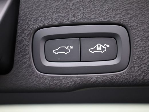 Volvo  XC60 2.0 T8 Plug-in hybrid AWD Plus Dark | Trekhaak | Panodak | Dode Hoek | 360 Camera | Harman Kardon... ActivLease financial lease