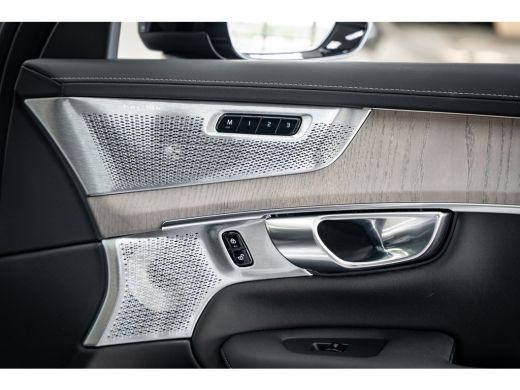 Volvo  XC90 T8 455PK Ultra Dark | 22'' | Luchtvering | BW Audio | Trekhaak | Gelam Glas | Massage ActivLease financial lease
