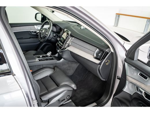 Volvo  XC90 T8 455PK Ultra Dark | 22'' | Luchtvering | BW Audio | Trekhaak | Gelam Glas | Massage ActivLease financial lease