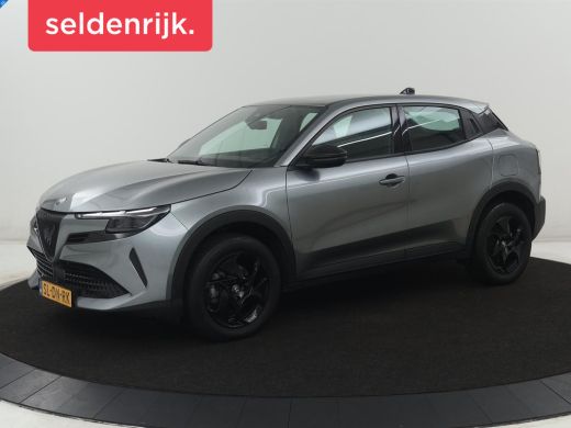 Alfa Romeo Junior 1.2 Turbo Hybrid Ibrida | LED | Parkeerhulp | Apple Carplay | ActivLease financial lease