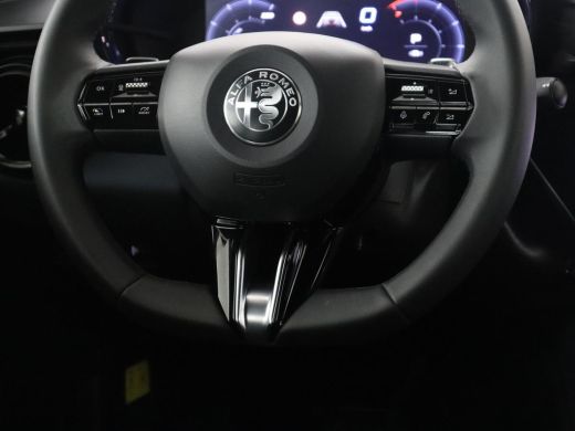 Alfa Romeo Junior 1.2 Turbo Hybrid Ibrida | LED | Parkeerhulp | Apple Carplay | ActivLease financial lease