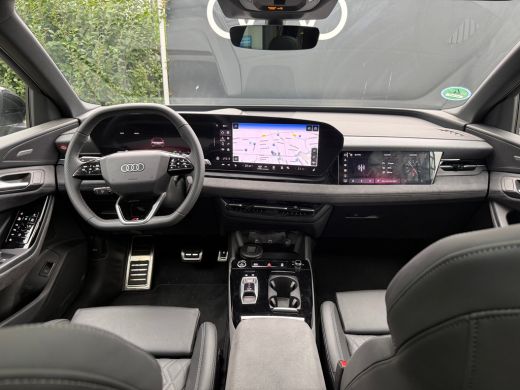 Audi Q6 e-tron performance 225 kW | Luchtvering | Trekhaak | Head-up | Leder super sportstoelen | B&O | 21 inch | ActivLease financial lease