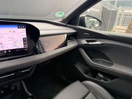 Audi Q6 e-tron performance 225 kW | Luchtvering | Trekhaak | Head-up | Leder super sportstoelen | B&O | 21 inch | ActivLease financial lease