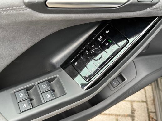 Audi Q6 e-tron performance 225 kW | Luchtvering | Trekhaak | Head-up | Leder super sportstoelen | B&O | 21 inch | ActivLease financial lease