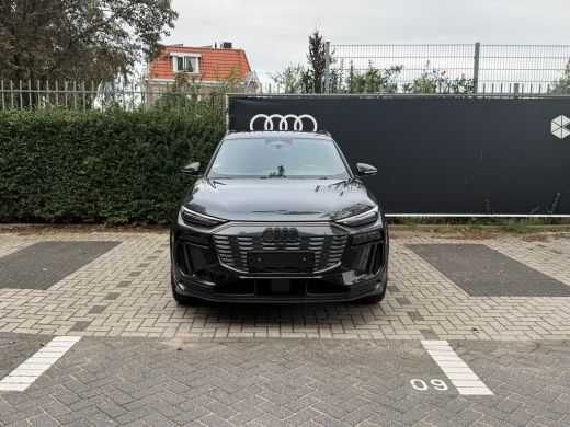 Audi Q6 e-tron performance 225 kW | Luchtvering | Trekhaak | Head-up | Leder super sportstoelen | B&O | 21 inch | ActivLease financial lease