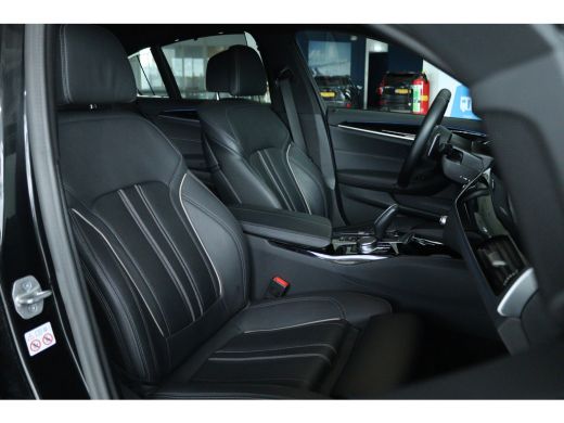 BMW 5 Serie 530e M-Sport Business Edition Plus | SoH 92% | Laser | Head-up | Schuifdak | Memory | Camera | St... ActivLease financial lease