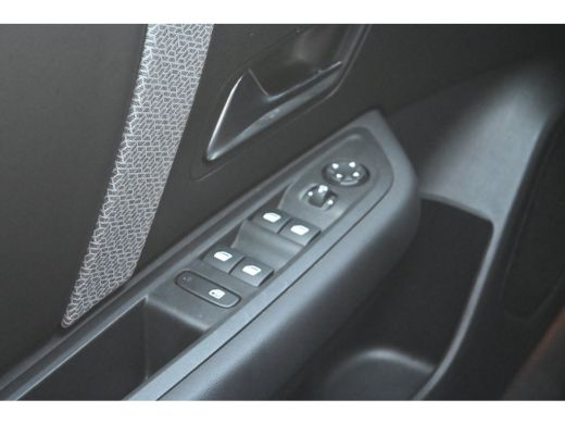 Citroën &euml;-C4 X Shine 50 kWh 97,7%SOH! 3 Fase | Schuif-/Kanteldak | Navigatie | Leder | HUD | Stoel/Stuurverwarmi... ActivLease financial lease