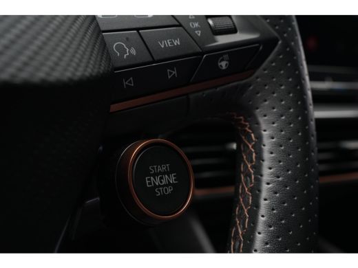 CUPRA Formentor 245pk 1.4 e-Hybrid VZ Performance | Achteruitrijcamera | Trekhaak | Adaptive Cruise | 19" | Stoel... ActivLease financial lease