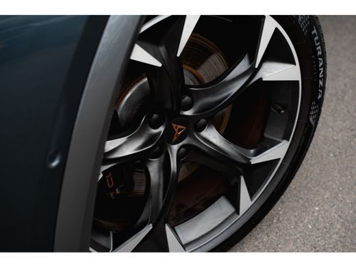 CUPRA Formentor 245pk 1.4 e-Hybrid VZ Performance Achteruitrijcamera | Trekhaak | Dodehoekdetectie | Adaptive cru... ActivLease financial lease