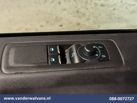 Ford Transit Custom 2.0 TDCI 136pk L2H1 Euro6 Airco | Camera | LED | Apple Carplay | Cruisecontrol | 2500kg Trekhaak ... ActivLease financial lease