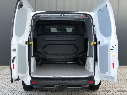 Ford Transit Custom 300 2.0 TDCI L2H1 Trend DC | Dubbele Cabine | 6 Persoons | Navigatie | Trekhaak | Verwarmde Voorr... ActivLease financial lease