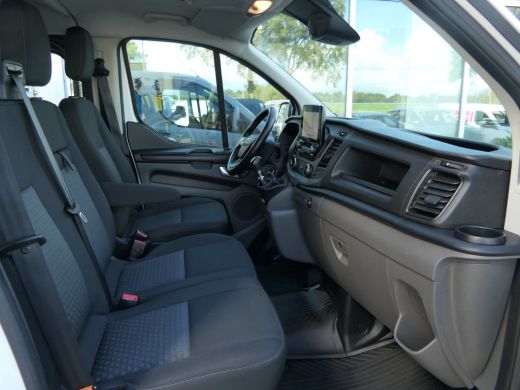 Ford Transit Custom 300 2.0 TDCI L2H1 Trend DC | Dubbele Cabine | 6 Persoons | Navigatie | Trekhaak | Verwarmde Voorr... ActivLease financial lease