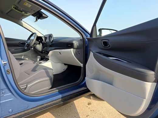 Hyundai Bayon 1.0 T-GDI Premium - 100 Pk - AUTOMAAT - Stoel + Stuurverwarming - Camera ActivLease financial lease