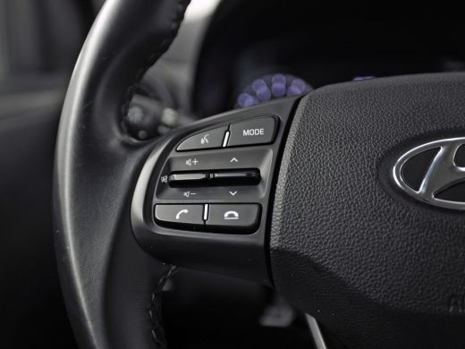 Hyundai i10 1.0 Comfort (APPLE CARPLAY, CRUISE, SPORTSTOELEN, LANE ASSIST, ELEK RAMEN, NIEUWSTAAT) ActivLease financial lease