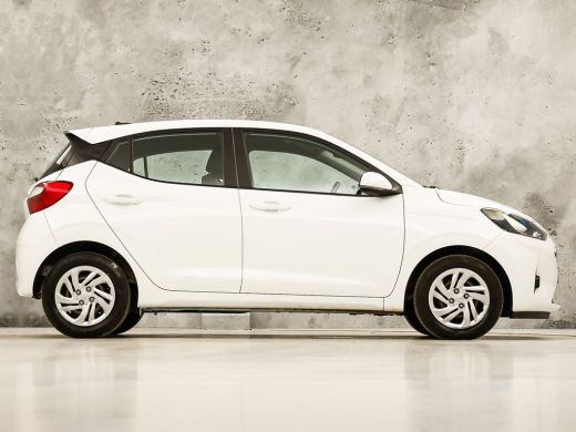 Hyundai i10 1.0 Comfort (APPLE CARPLAY, CRUISE, SPORTSTOELEN, LANE ASSIST, ELEK RAMEN, NIEUWSTAAT) ActivLease financial lease