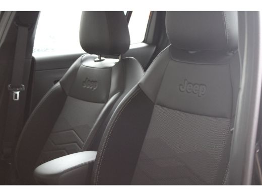 Jeep Avenger 1.2 Altitude | Elektrische achterklep | JBL Audio | Stoelverwarming | Adaptieve cruise control | ActivLease financial lease