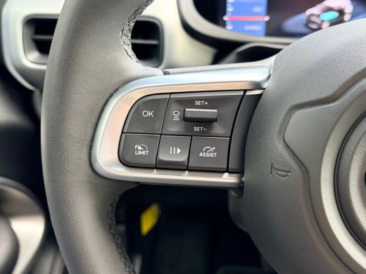 Jeep Avenger Summit 54 kWh 156 PK | ADAPTIEVE CRUISE CONTROL| SFEERVERLICHTING| DODEHOEK DETECTIE| DRAADLOZE T... ActivLease financial lease