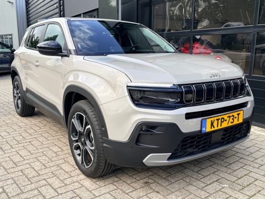 Jeep Avenger Summit 54 kWh 156 PK | ADAPTIEVE CRUISE CONTROL| SFEERVERLICHTING| DODEHOEK DETECTIE| DRAADLOZE T... ActivLease financial lease