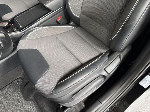 Kia e-Niro DynamicLine 64 kWh | Achteruitrijcamera | Navigatie | Climate control | ActivLease financial lease