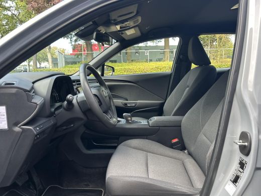 Lexus LBX 1.5 2WD | Adaptive Cruisecontrol | Achteruitrijcamera | ActivLease financial lease