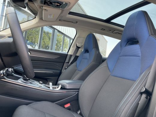 Lynk & Co 01 1.5 262PK Plug-in Adapt.Cruise Carplay Hoge zit Vol opties! PHEV ActivLease financial lease