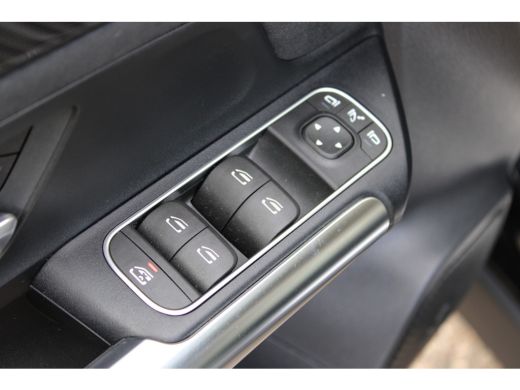 Mercedes-Benz GLA 250 e AMG Line PHEV SOh 98.3% PANO SFEER NAVI LED 58000KM!!! ActivLease financial lease