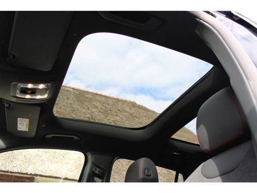 Mercedes-Benz GLA 250 e AMG Line PHEV SOh 98.3% PANO SFEER NAVI LED 58000KM!!! ActivLease financial lease