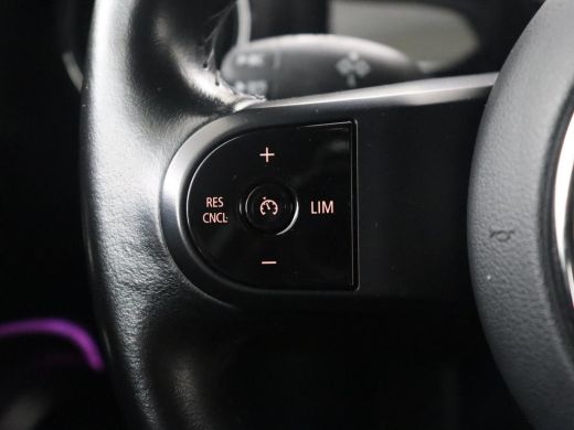 Mini 5-Deurs | Leder | Cruise control | Head-up | Camera | Park assist | Carplay | Climate control | 17" velgen ActivLease financial lease
