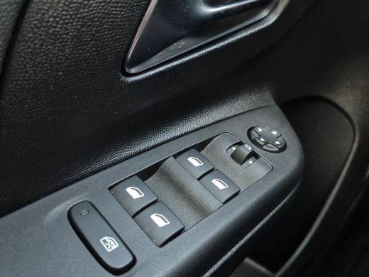 Opel Corsa 1.2 Elegance Camera | LED | Parkeersensoren | Climate control | Full map navigatie | Carplay/andr... ActivLease financial lease