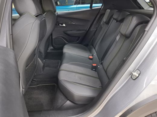 Peugeot 2008 1.2 Hybrid 145 GT | Automaat | Navigatie | Camera voor + achter | 18 Inch | Apple carplay | NL au... ActivLease financial lease