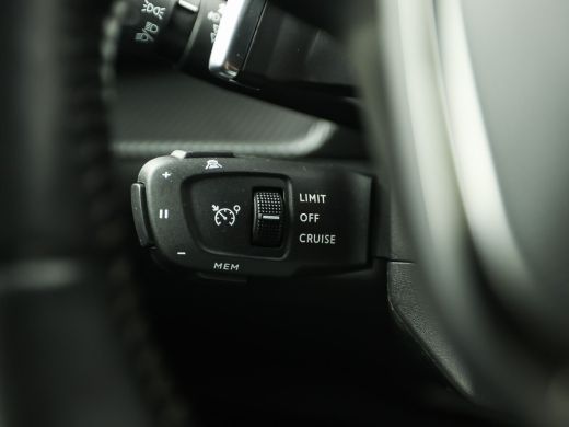 Peugeot 2008 1.2 PureTech Allure Pack Automaat (VIRTUAL COCKPIT, APPLE CARPLAY, GROOT NAVI, 360 CAMERA, STOELV... ActivLease financial lease