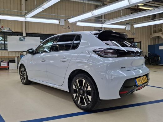 Peugeot 208 1.2 Hybrid 110 e-DCS6 Allure | Automaat | Navigatie | Camera voor + achter | Apple carplay | NL a... ActivLease financial lease