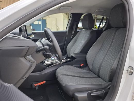 Peugeot 208 1.2 Hybrid 110 e-DCS6 Allure | Automaat | Navigatie | Camera voor + achter | Apple carplay | NL a... ActivLease financial lease