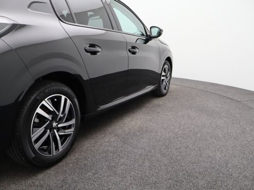 Peugeot 208 1.2 PureTech Allure Pack | Stoelverwarming | Camera | Parkeersensoren | Navigatie | Cruise Contro... ActivLease financial lease