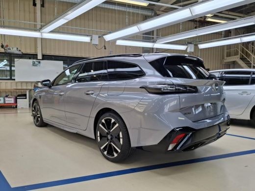 Peugeot 308 SW 1.6 Plug-in Hybrid 195pk GT | Nieuwe auto | NL auto | Nieuwprijs &euro;47.500,- | 11km | Luxe stoel... ActivLease financial lease