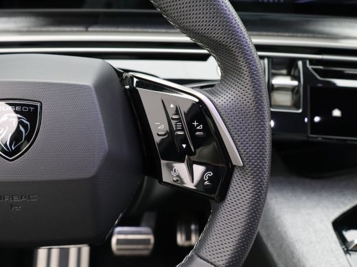 Peugeot 5008 1.6 Plug-in Hybrid 195 GT 7p | Panoramadak | Parkeersensoren Voor en Achter | Camera | Trekhaak A... ActivLease financial lease