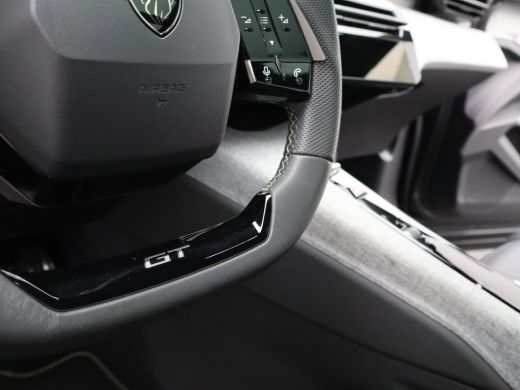 Peugeot 5008 1.6 Plug-in Hybrid 195 GT 7p | Panoramadak | Parkeersensoren Voor en Achter | Camera | Trekhaak A... ActivLease financial lease