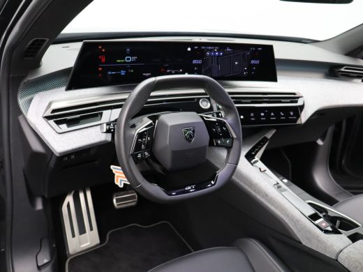 Peugeot 5008 1.6 Plug-in Hybrid 195 GT 7p | Panoramadak | Parkeersensoren Voor en Achter | Camera | Trekhaak A... ActivLease financial lease
