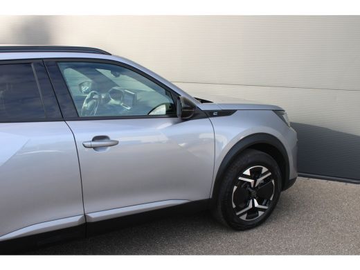 Peugeot e-2008 EV Allure 54 kWh | Warmtepomp | Fase 3 laden | 1e Eigenaar | NL auto | Navigatie | Camera | Apple... ActivLease financial lease