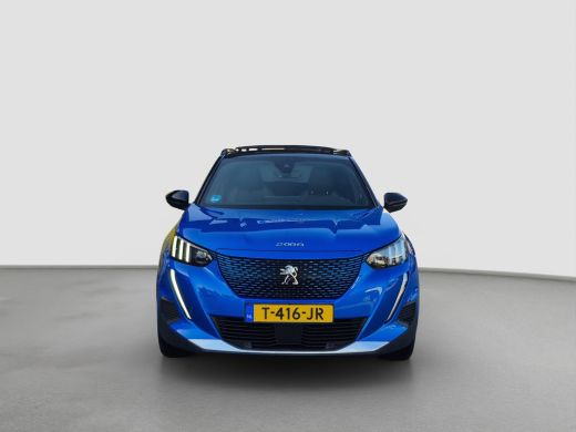 Peugeot e-2008 EV GT 50 kWh 95,7% Soh | Panoramadak | Trekhaak afneembaar | Camera | Parkeersensoren | Full map ... ActivLease financial lease
