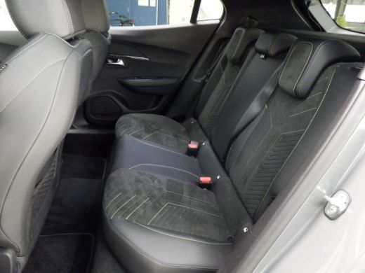 Peugeot e-2008 EV GT Avantage 54 kWh | Fase 3 laden | SOH 98% | Massage | Luxe stoelen | Warmtepomp | Navigatie ... ActivLease financial lease