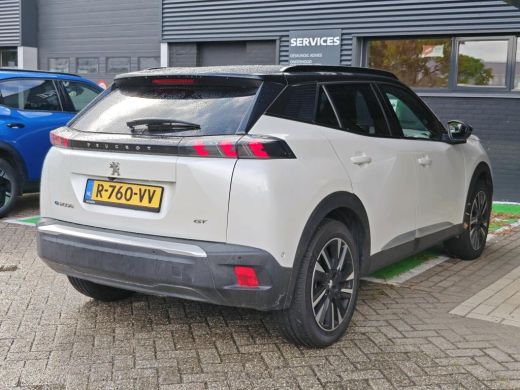 Peugeot e-2008 EV GT Pack 50 kWh | Fase 3 laden | SOH 97,50% | Panorama/schuifdak | Lederen bekleding | Stoelver... ActivLease financial lease