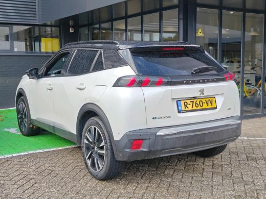 Peugeot e-2008 EV GT Pack 50 kWh | Fase 3 laden | SOH 97,50% | Panorama/schuifdak | Lederen bekleding | Stoelver... ActivLease financial lease